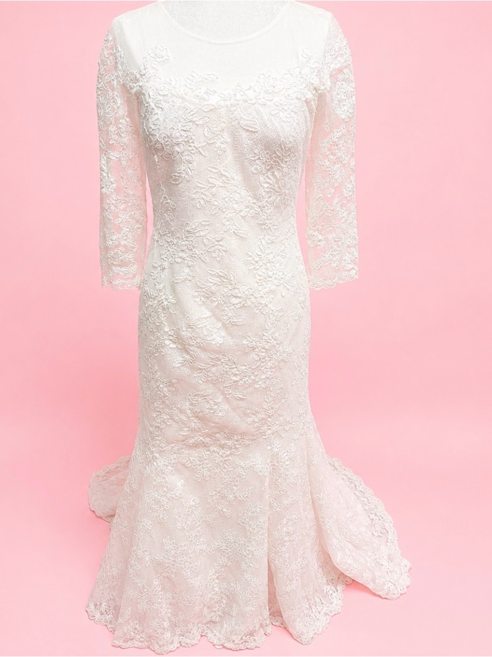 Elegant DaVinci Ivory Lace Bridal Gown with Three-Quarter Sleeves - Picture 8 of 12